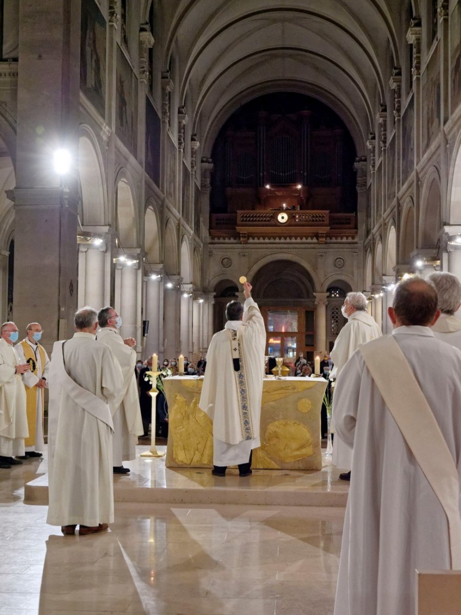 Envoi des baptisés en mission diocésaine. © Yannick Boschat / Diocèse de Paris.