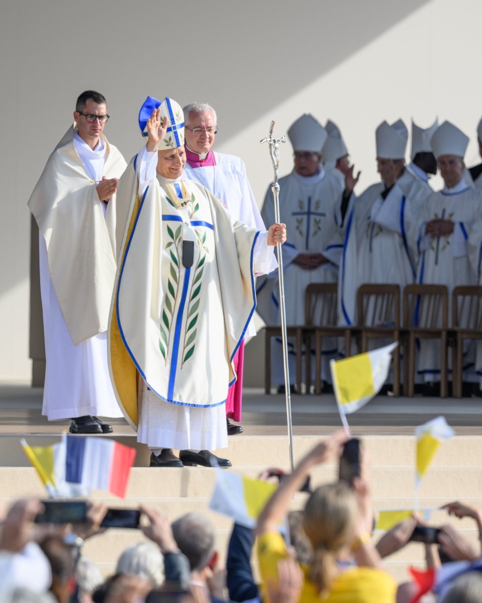 Messe à la Concorde et aux Champs-Élysées présidée par le pape Léon XIV. © Jean-Baptiste Delerue / Diocèse de Paris.