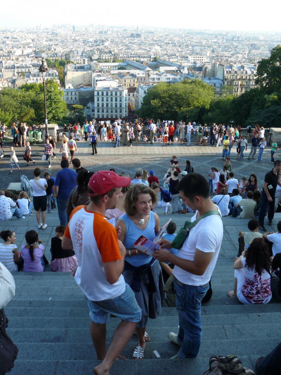 Août 2009 : Anuncio, tous invités à évangéliser. Les jeunes annoncent l'Évangile dans les rues de la capitale 