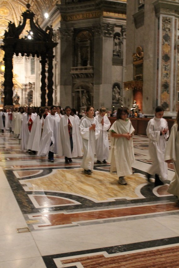 Messe à la Basilique Saint Pierre. © D.R.