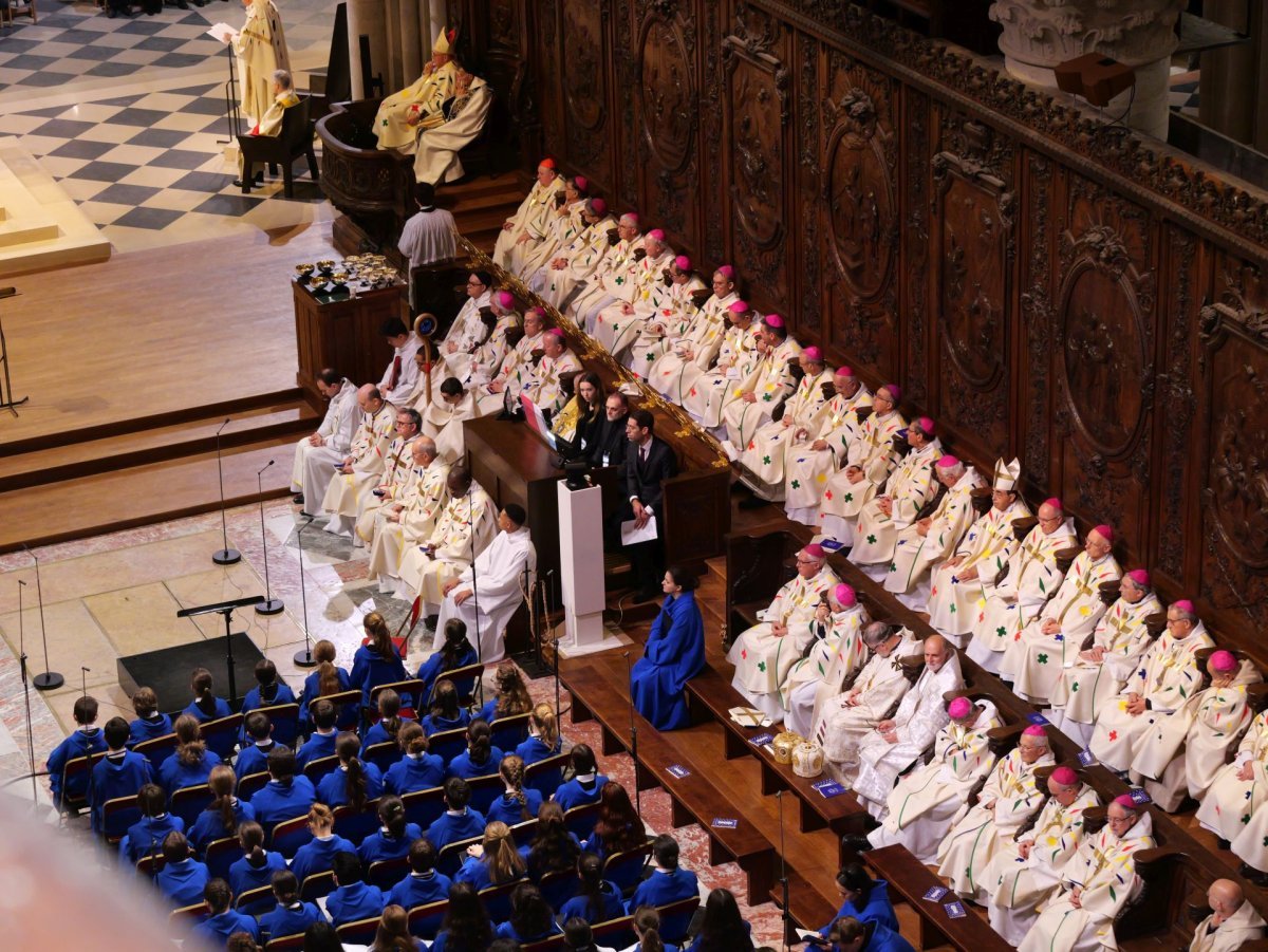 Messe de consécration de l'autel de Notre-Dame de Paris. © Yannick Boschat / Diocèse de Paris.