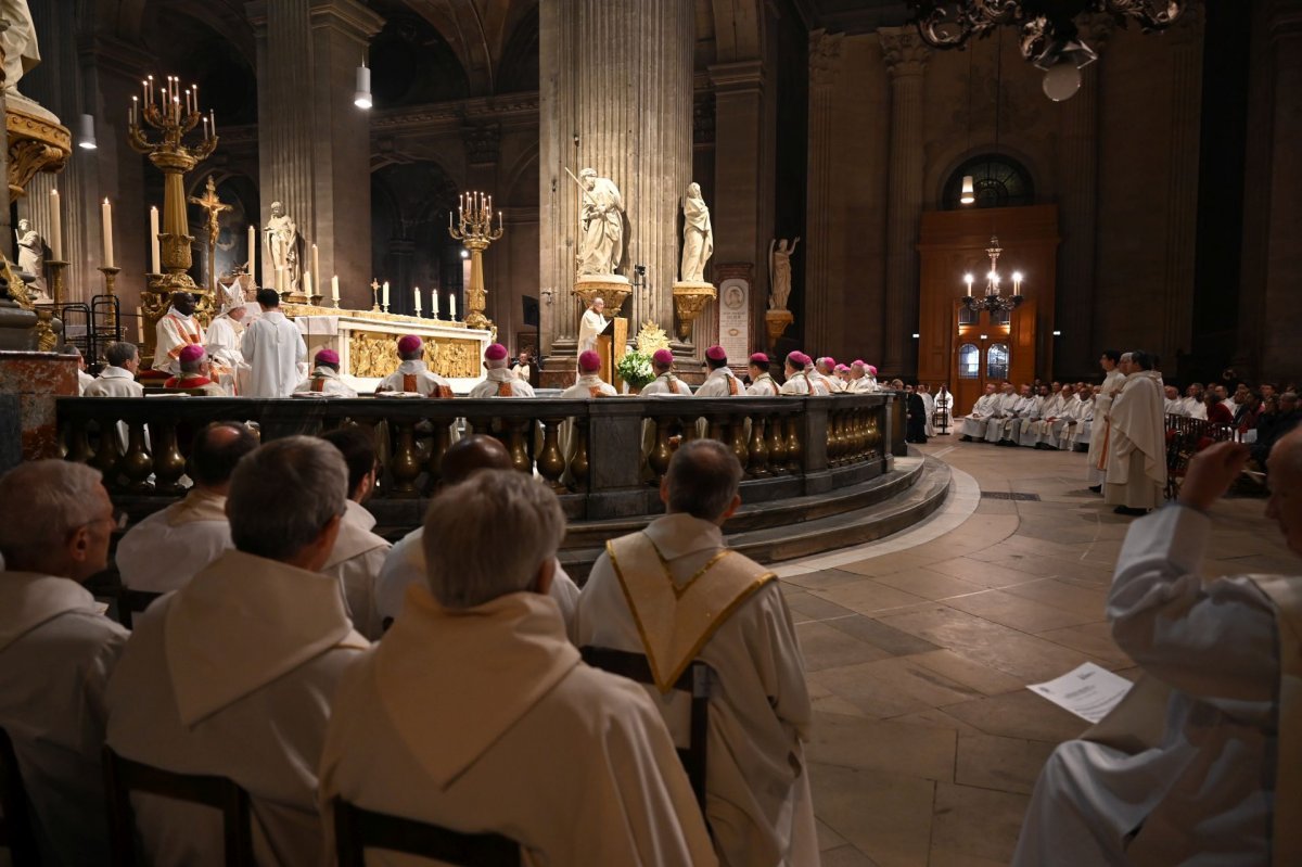 Ordination épiscopale de Mgr Emmanuel Tois. © Marie-Christine Bertin / Diocèse de Paris.