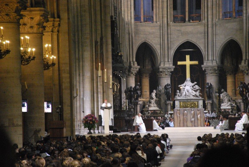 L'homélie du Cardinal a été suivie avec beaucoup d'attention. © Pierre-Louis Lensel / Diocèse de Paris 