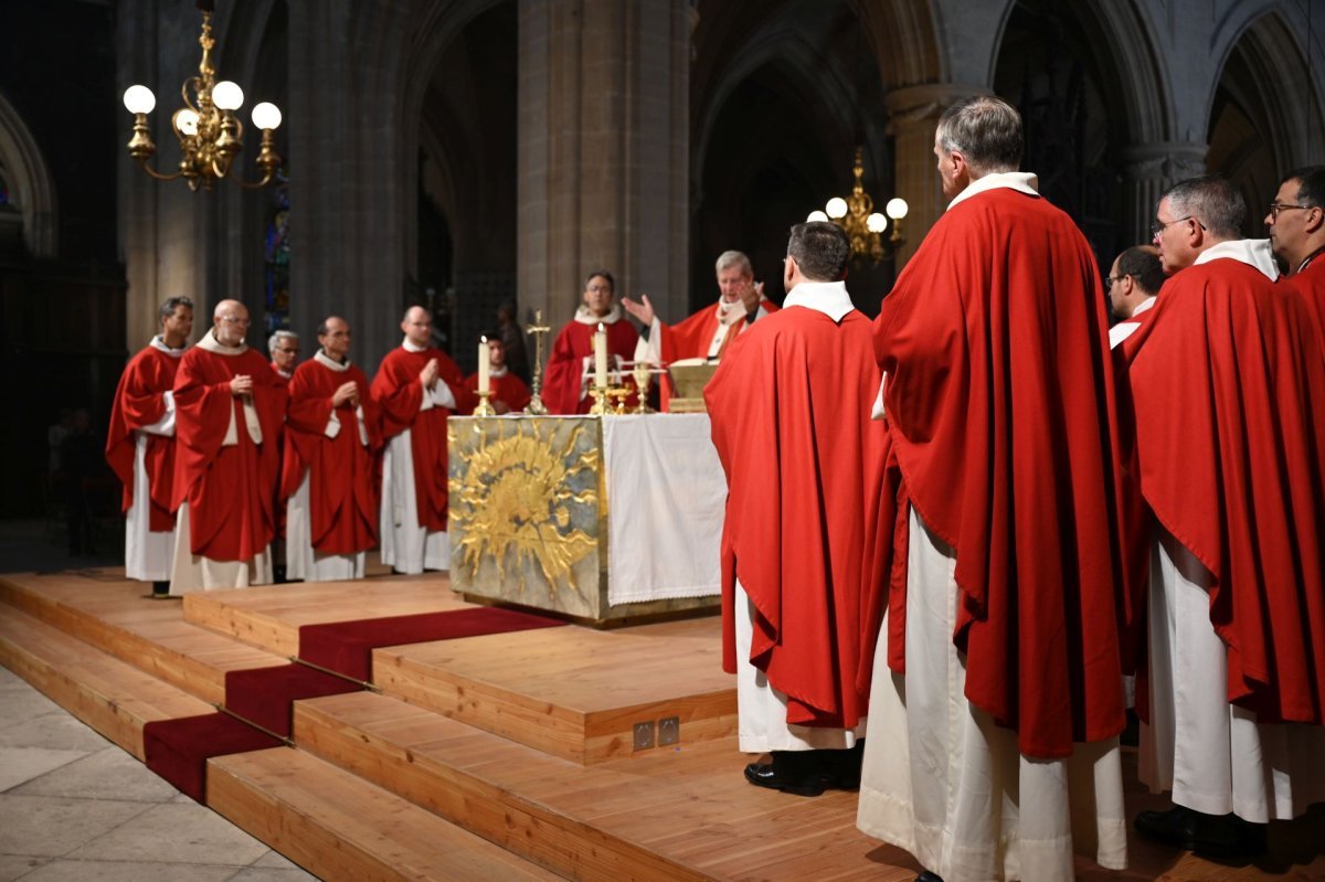 Messe de rentrée du Séminaire avec rite d'admission des candidats au (…). © Marie-Christine Bertin / Diocèse de Paris.