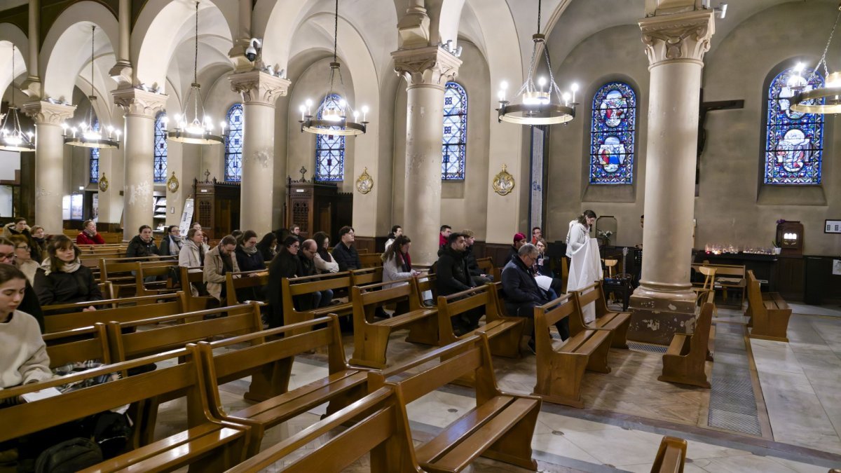 Prière du matin à l'Immaculée Conception. © Yannick Boschat / Diocèse de Paris.