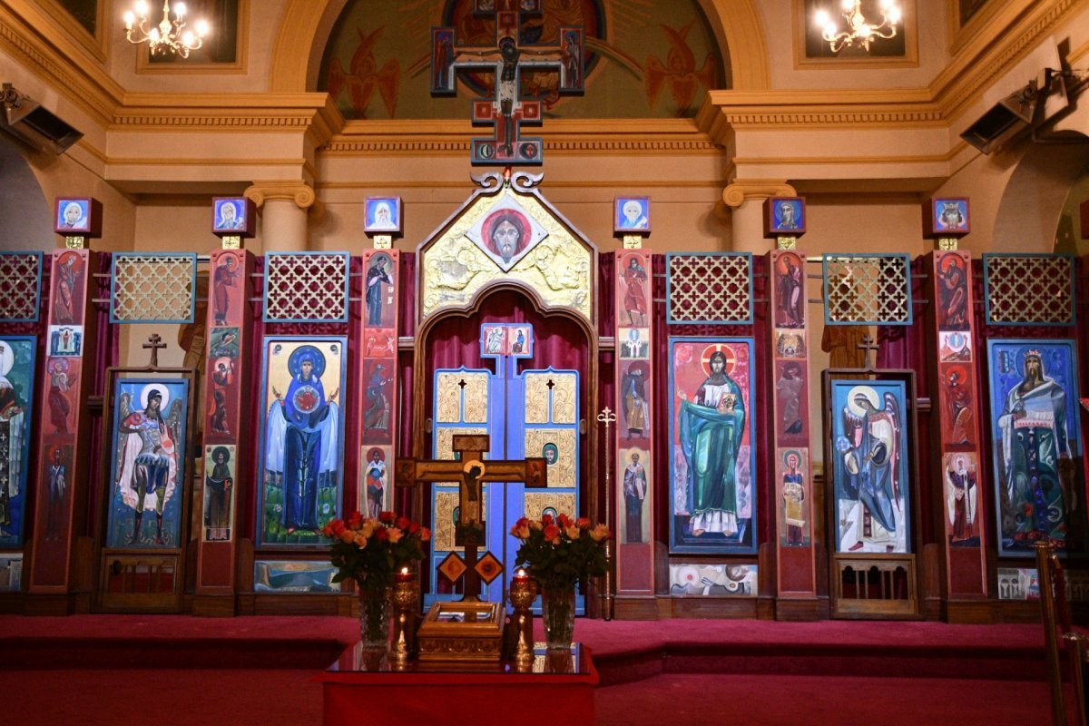 Prière pour la paix en Ukraine à la cathédrale Saint-Volodymyr-le-Grand. © Michel Pourny / Diocèse de Paris.