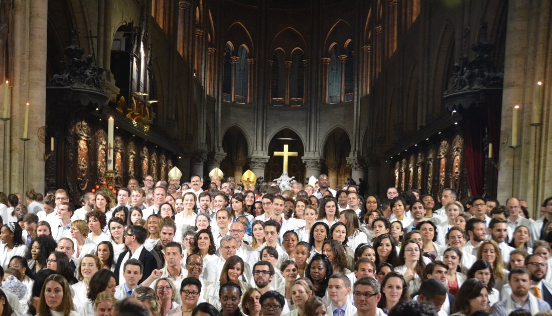 Plus de 400 adultes ont demandé à recevoir le sacrement de confirmation. © Marie-Christine Bertin / Diocèse de Paris.