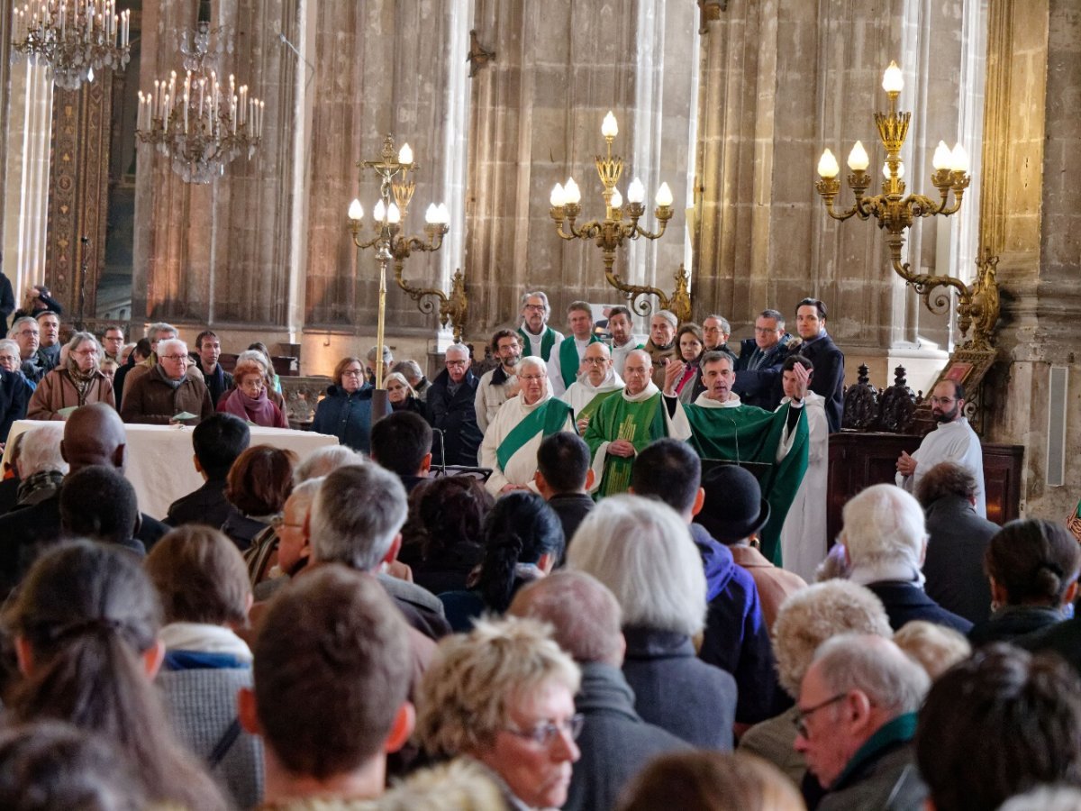 Rassemblement diocésain pour la 2e Journée Mondiale des Pauvres à Saint-Eustache. © Yannick Boschat / Diocèse de Paris.