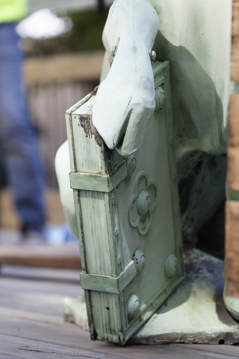 Dépose des 16 statues de la flèche de Notre-Dame de Paris. © Yannick Boschat / Diocèse de Paris.