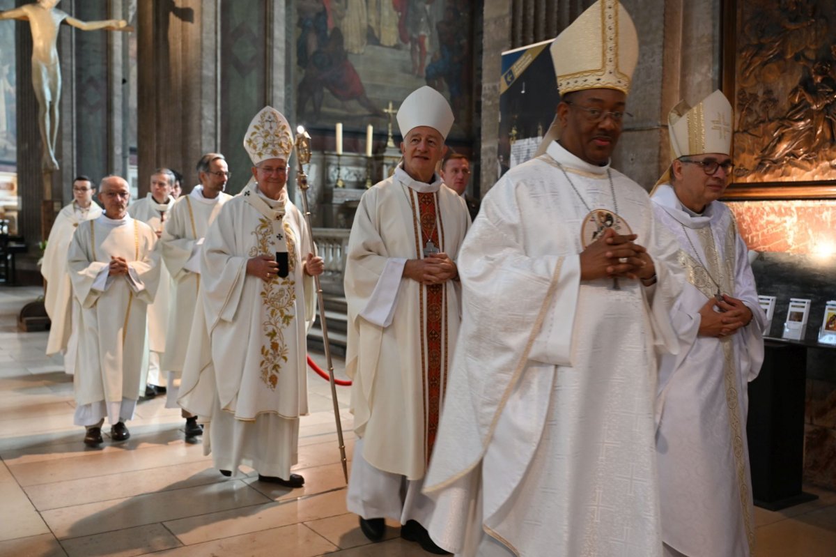 Ordinations des diacres permanents 2023. © Marie-Christine Bertin / Diocèse de Paris.