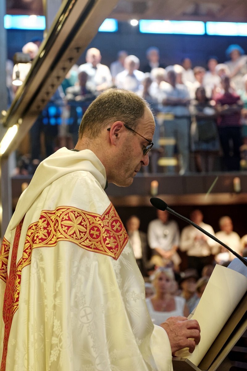 Le père Vincent Guibert, curé de Notre-Dame de l'Arche d'Alliance. © Trung Hieu Do / Diocèse de Paris.