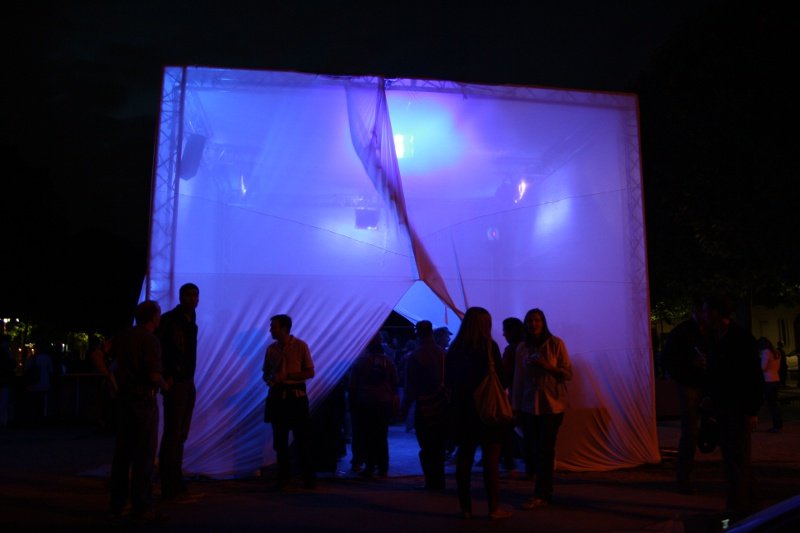 Sur une initiative du patronage du Bon Conseil, un cube en toile, sur (…). © Charlotte Reynaud.