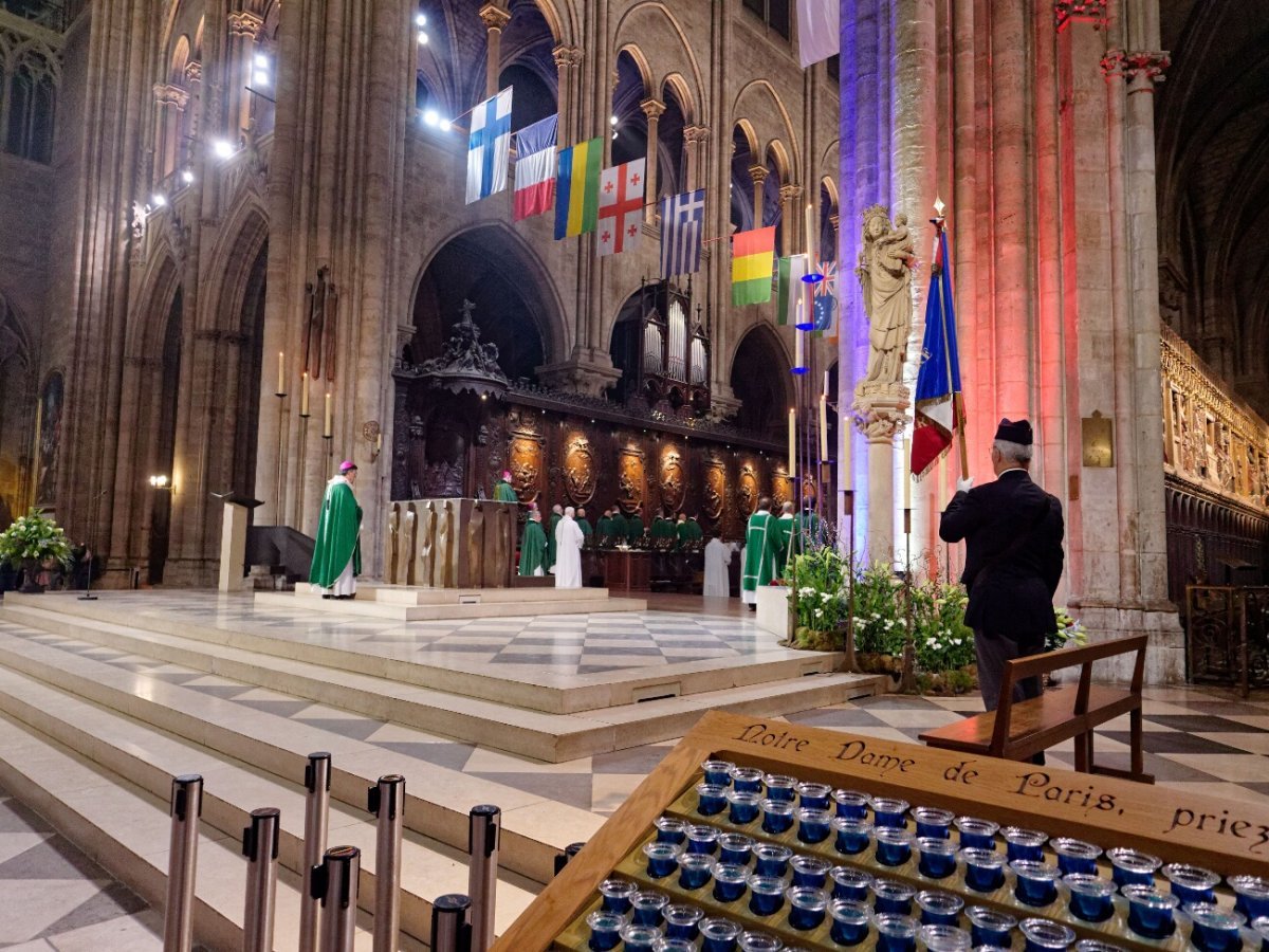 Messe pour le centenaire de la fin de la Première Guerre mondiale. © Yannick Boschat / Diocèse de Paris.