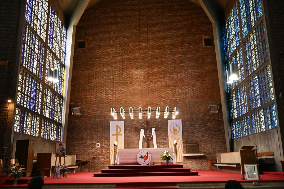 Veillée de l'espérance à la la basilique Sainte-Jeanne-d'Arc. © Marie-Christine Bertin / Diocèse de Paris.