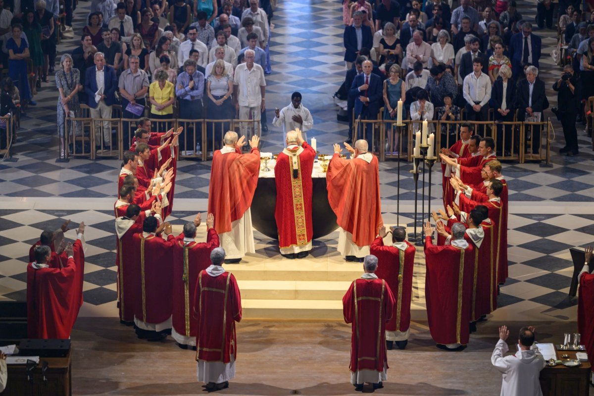 Ordinations sacerdotales 2025. © Jean-Baptiste Delerue / Diocèse de Paris.