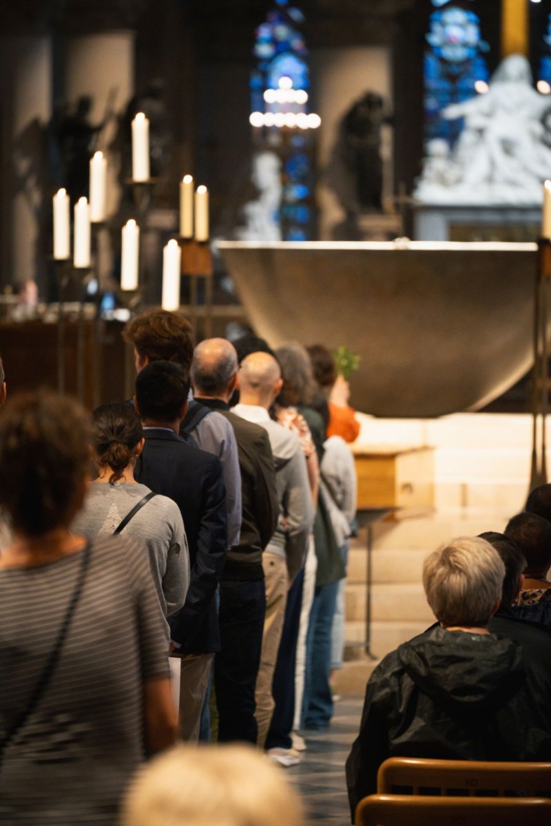 Veillée de prière à 19h. © Liam Hoarau / Diocèse de Paris.