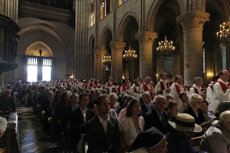 Ordinations sacerdotales 2012 à Notre-Dame de Paris. © Yannick Boschat / Diocèse de Paris.