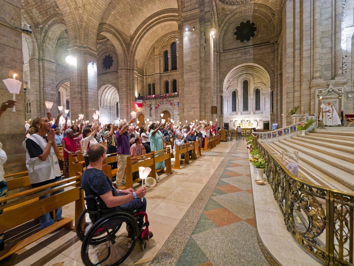 Procession de l'Assomption du Sacré-Cœur de Montmartre 2024. © Yannick Boschat / Diocèse de Paris.