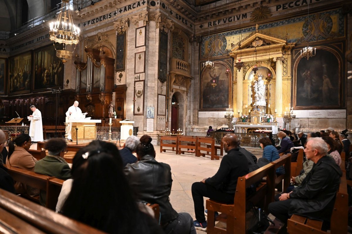 Veillée de l'espérance à la basilique Notre-Dame des Victoires. © Marie-Christine Bertin / Diocèse de Paris.