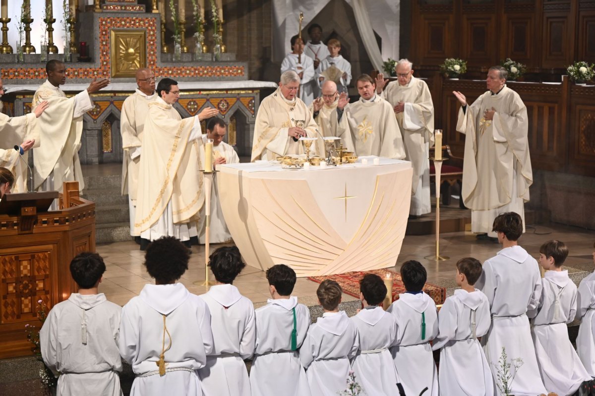 Messe à Saint-Michel (17e) à l'occasion du centenaire de l'église (…). © Marie-Christine Bertin / Diocèse de Paris.
