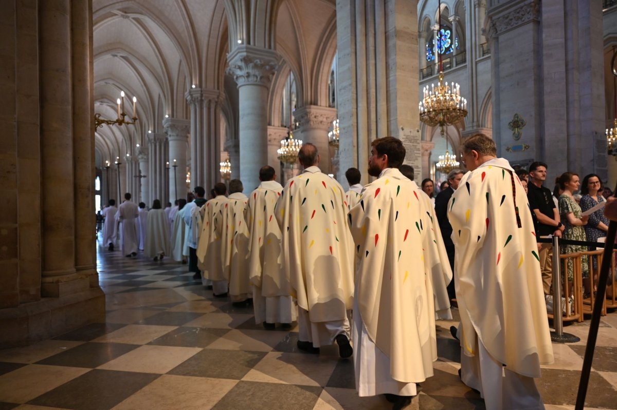 Consécration dans l'Ordre des Vierges 2025. © Marie-Christine Bertin / Diocese de Paris.