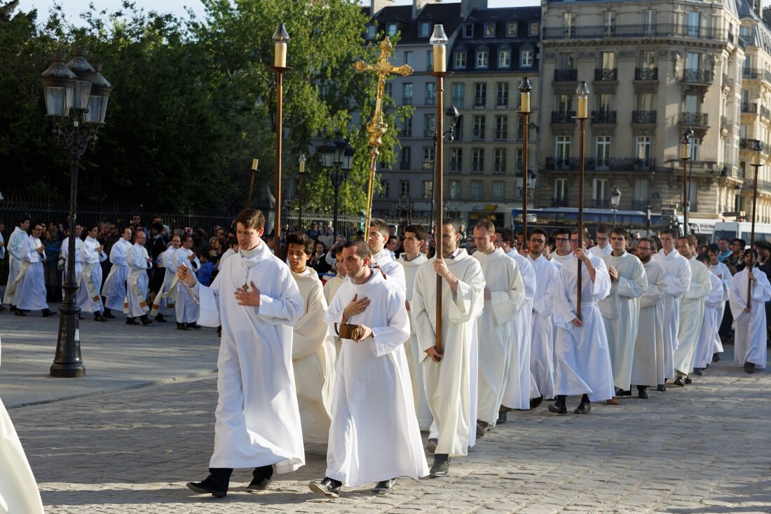 Procession d'entrée. © Yannick Boschat / Diocèse de Paris.