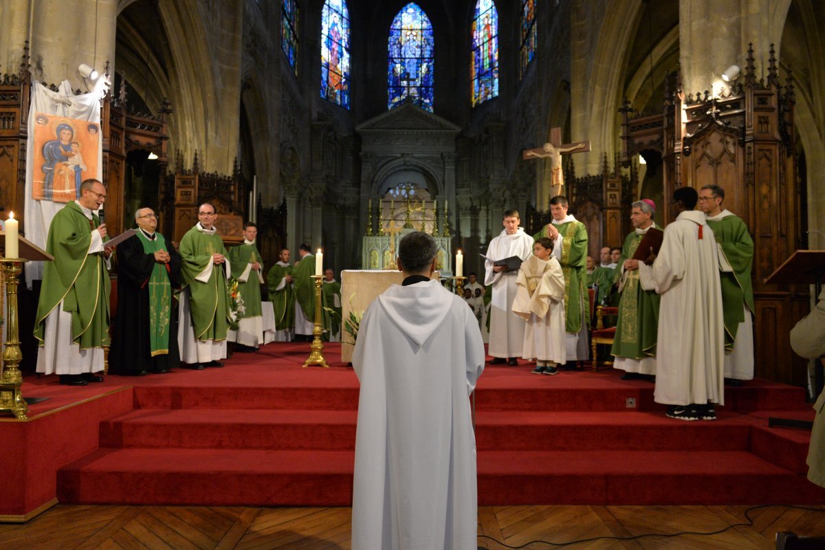 Ordination de Ramzi Saade à Saint-Laurent. © Marie-Christine Bertin.