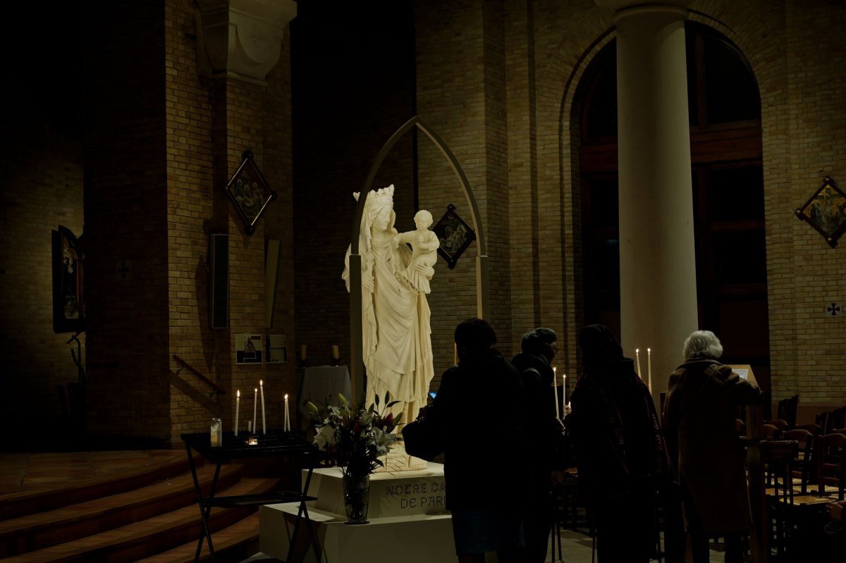 Étape 4 à Notre-Dame du Rosaire. © Trung Hieu Do / Diocèse de Paris.