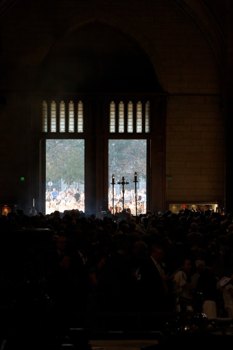 Procession d'entrée. © Yannick Boschat / Diocèse de Paris.