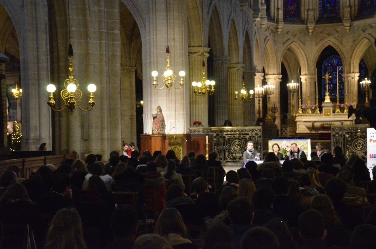 Table-ronde sur l'écologie intégrale à Saint-Germain l'Auxerrois. © Michel Pourny / Diocèse de Paris.