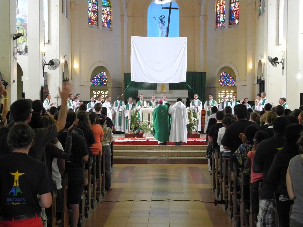 Messe des Parisiens à la cathédrale de Cayenne. © © Marie-Christine Bertin / Diocèse de Paris.