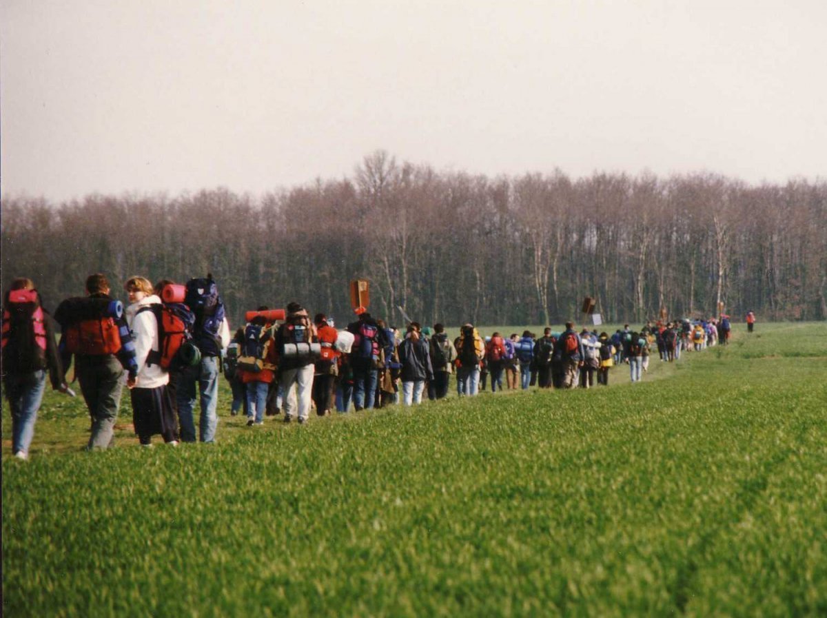 Avril 2009 : Pèlerinage des étudiants vers Chartres. 