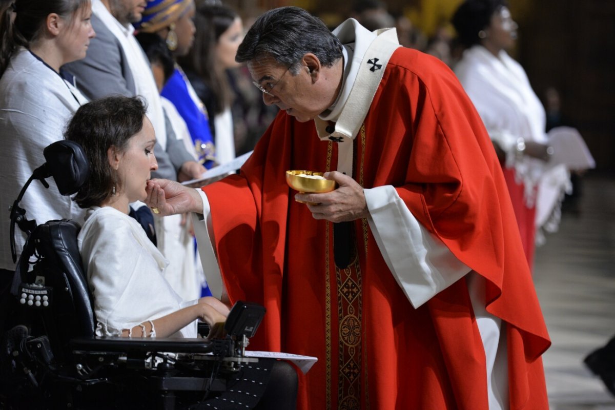 Confirmation d'adultes de novembre 2018. © Marie-Christine Bertin.