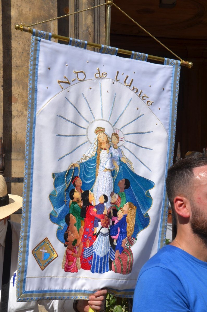 Fête de l'Assomption de la Vierge Marie : procession dans Paris. © Michel Pourny / Diocèse de Paris.