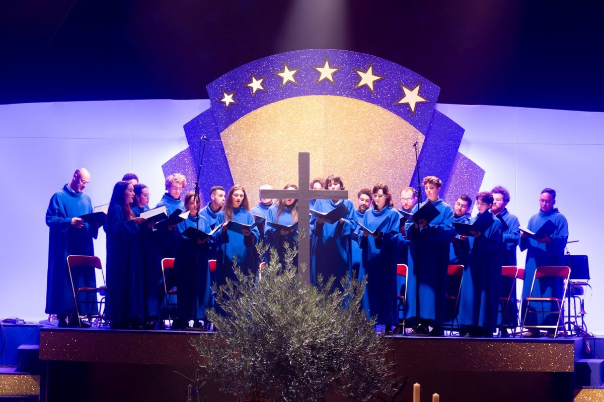 Messe de minuit sous le chapiteau du Cirque Gruss 2022. © Olivier Braj.