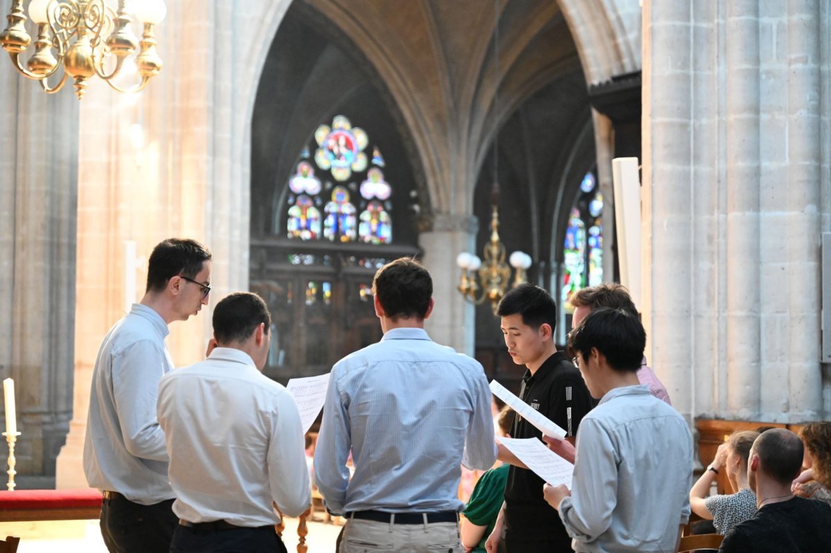 Messe et veillée de prière pour les vocations 2025. © Marie-Christine Bertin / Diocèse de Paris.