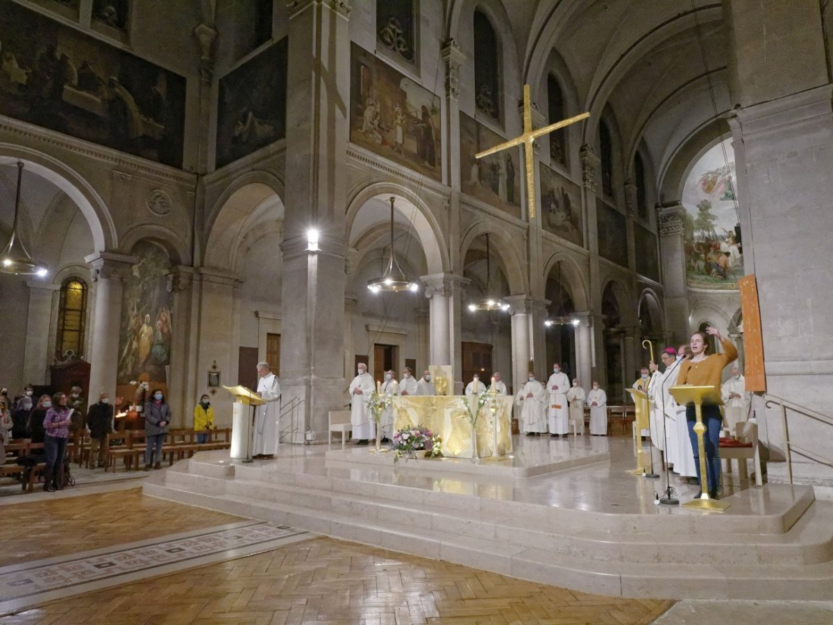 Envoi des baptisés en mission diocésaine. © Yannick Boschat / Diocèse de Paris.