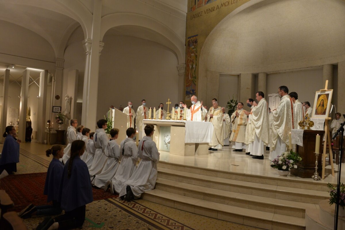 Ordinations diaconales en vue du sacerdoce 2020 à Saint-Jean-Baptiste de La (…). © Marie-Christine Bertin / Diocèse de Paris.