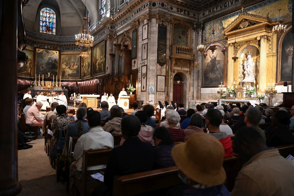 Messe des nouveaux prêtres à Notre-Dame des Victoires 2024. © Marie-Christine Bertin / Diocèse de Paris.