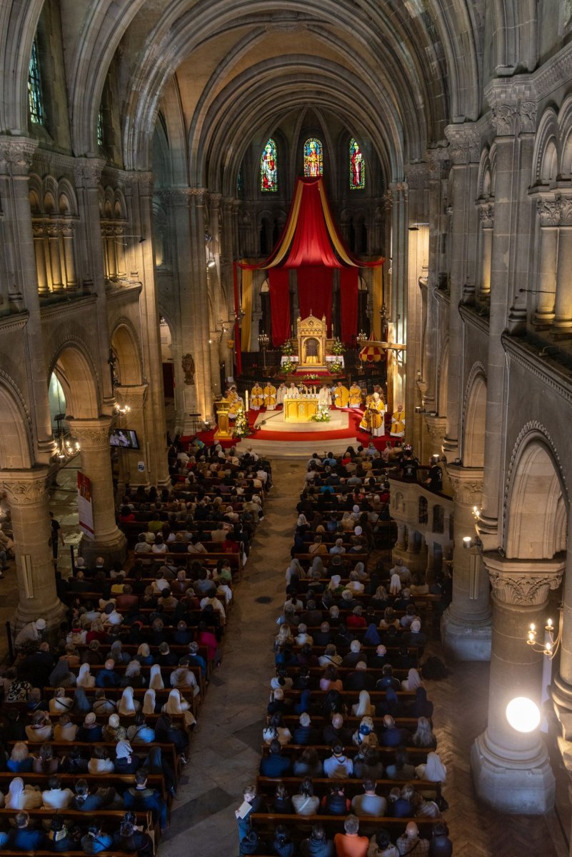 Pèlerinage de la vie consacrée à Argenteuil. © Charles-Édouard Baudouin / Basilique Saint-Denys d'Argenteuil - (…).