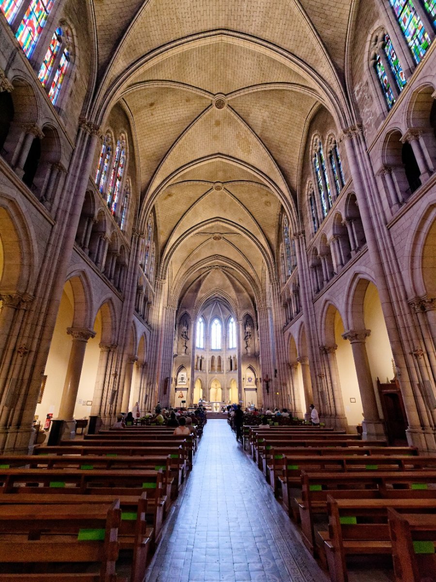 Procession “M de Marie” jusqu'à Notre-Dame du Perpétuel-Secours. © Yannick Boschat / Diocèse de Paris.