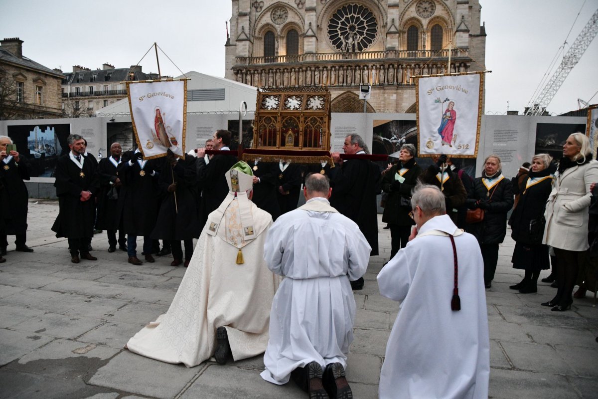 Neuvaine à sainte Geneviève : Messe solennelle et procession. © Michel Pourny / Diocèse de Paris.