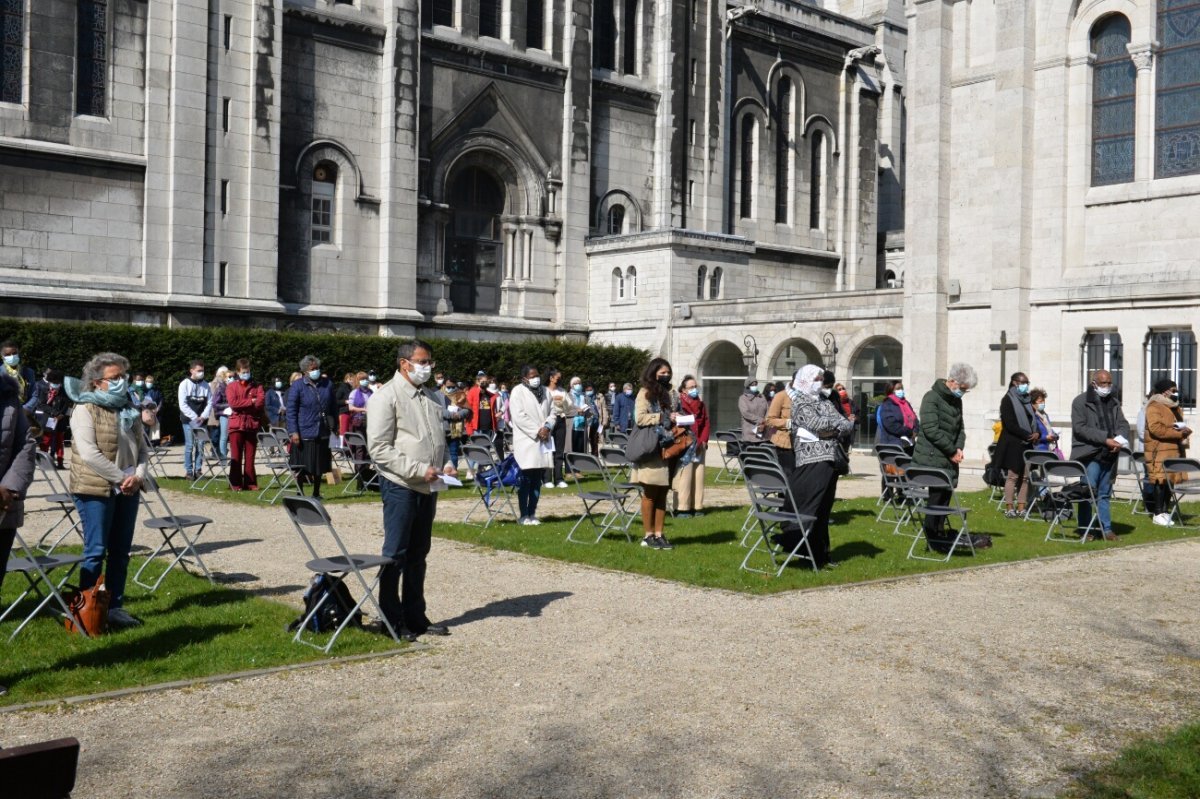 Chemin de croix au Sacré-Cœur de Montmartre 2021. © Marie-Christine Bertin / Diocèse de Paris.