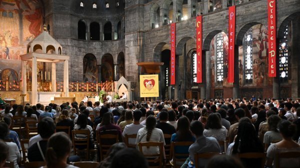 Messe d'envoi au Jubilé des jeunes