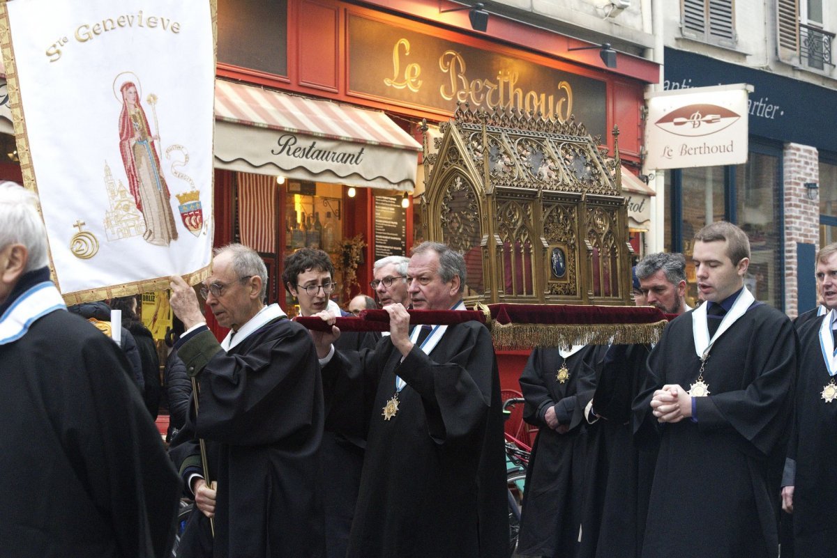Neuvaine à sainte Geneviève : Messe et procession. © Trung Hieu Do / Diocèse de Paris.