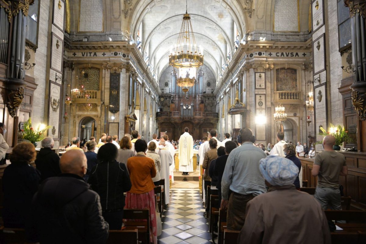 Messe des nouveaux prêtres à Notre-Dame des Victoires 2021. © Marie-Christine Bertin / Diocèse de Paris.