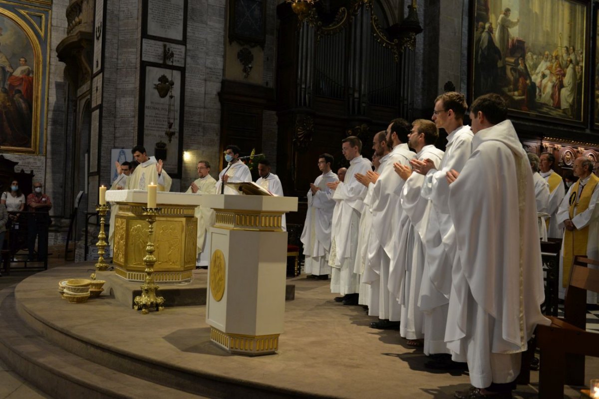 Messe des nouveaux prêtres à Notre-Dame des Victoires 2021. © Marie-Christine Bertin / Diocèse de Paris.