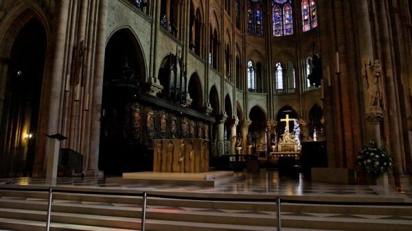 Conception et la réalisation du mobilier liturgique de la cathédrale Notre-Dame de Paris : lancement de la consultation de sélection