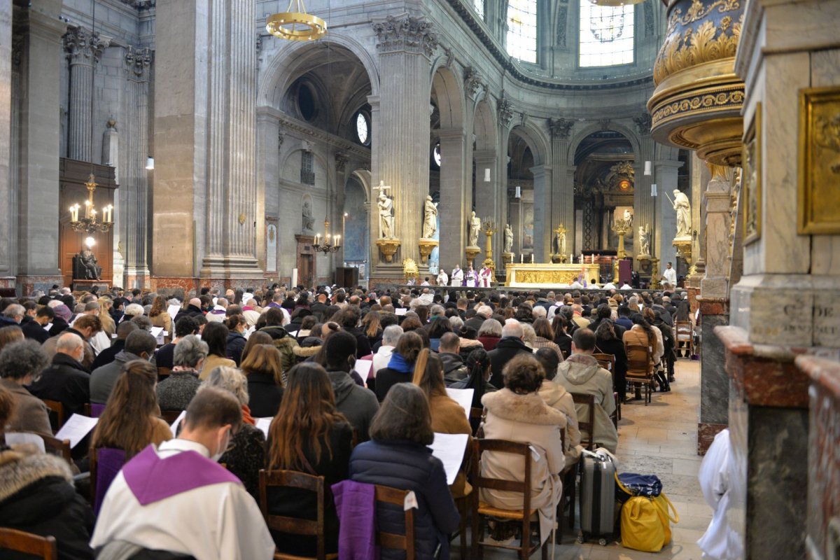 Appel décisif et inscription du nom des catéchumènes 2022. Célébration du matin. © Marie-Christine Bertin / Diocèse de Paris.