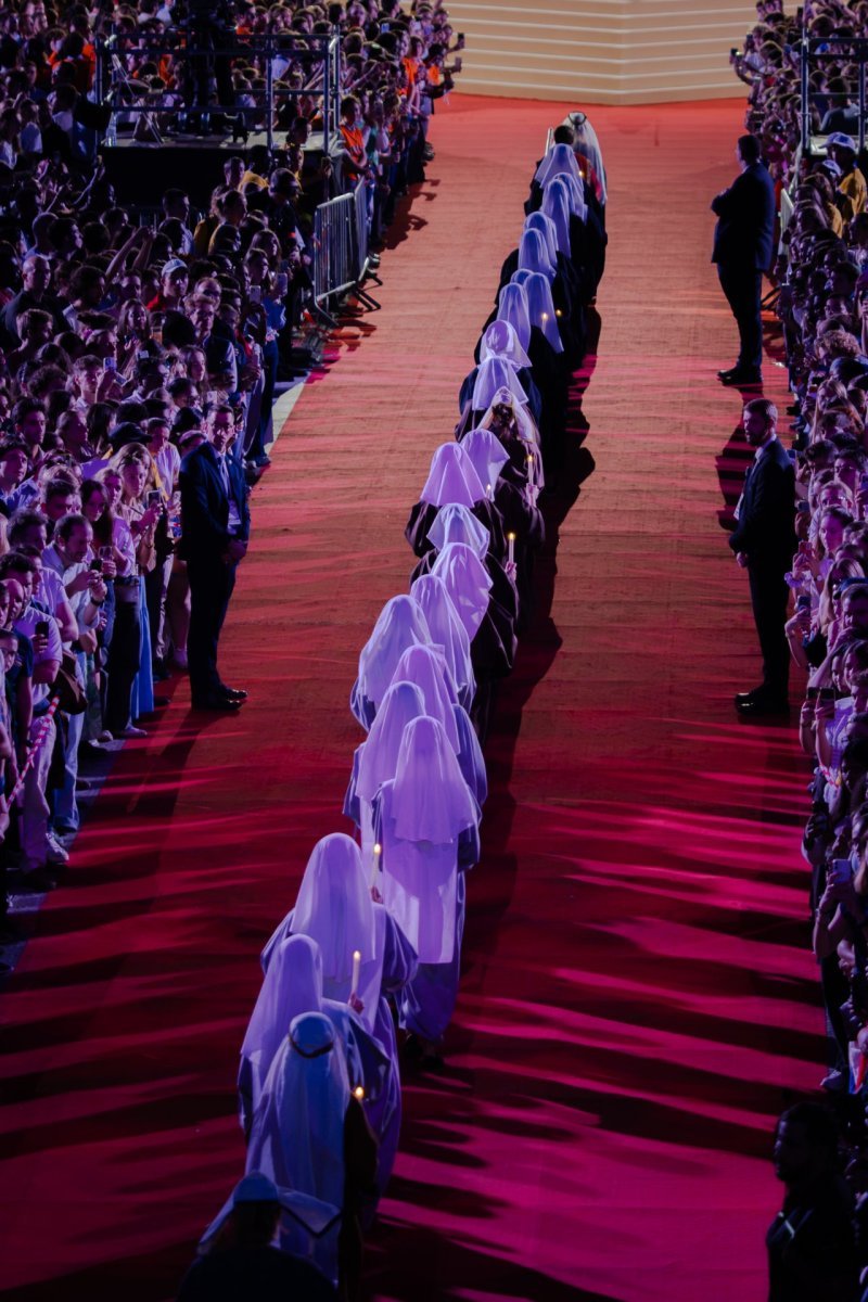 Veillée de prière avec les jeunes et le pape Léon XIV : Spectacle. © Gabriel Laroche / Diocèse de Paris.